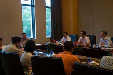 清遠(yuǎn)市何副市長、歐局長來我司參加關(guān)于入駐清遠(yuǎn)市總部經(jīng)濟(jì)建設(shè)規(guī)劃的會(huì)議
